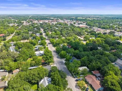 700 S Church Street Lockhart TX 78644