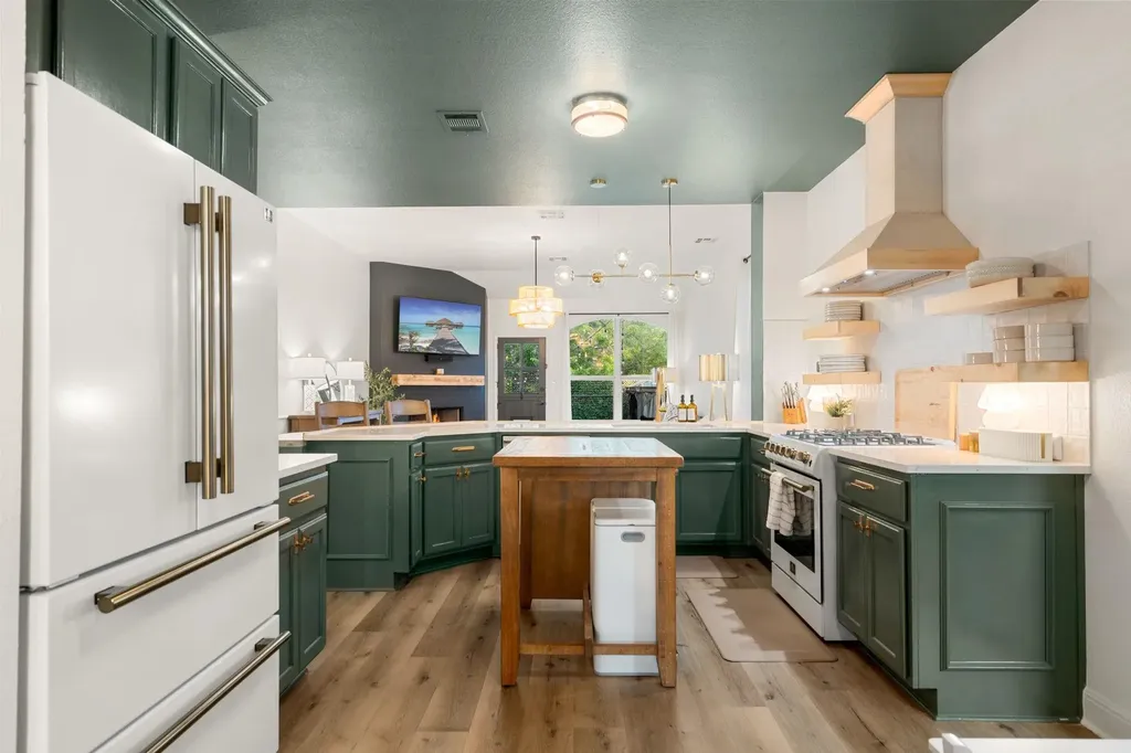 7713 Black Mountain Drive Austin TX 78736