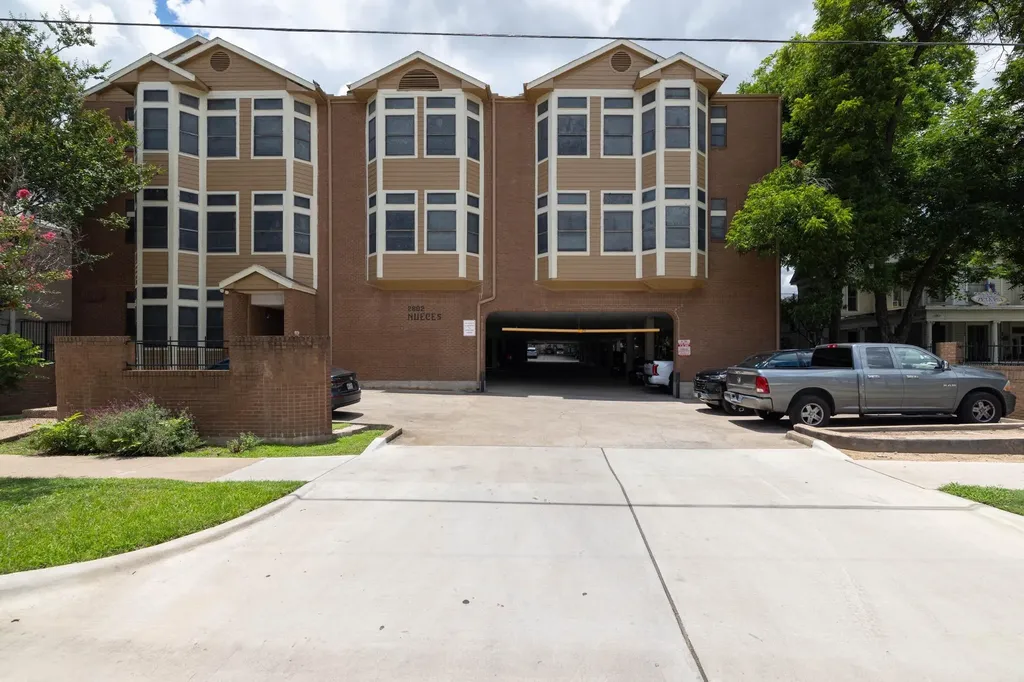 2802 Nueces Street Austin TX 78705