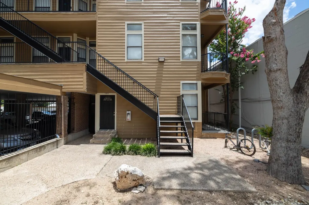 2802 Nueces Street Austin TX 78705