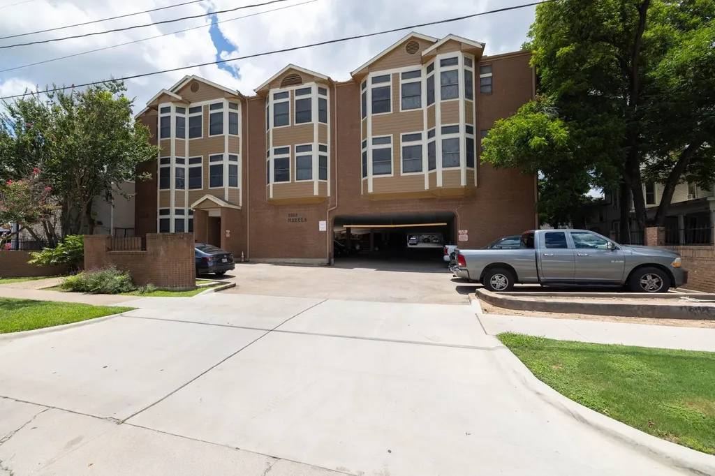 2802 Nueces Street Austin TX 78705