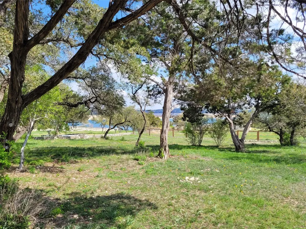 19920 Siesta Shores Drive Spicewood TX 78669