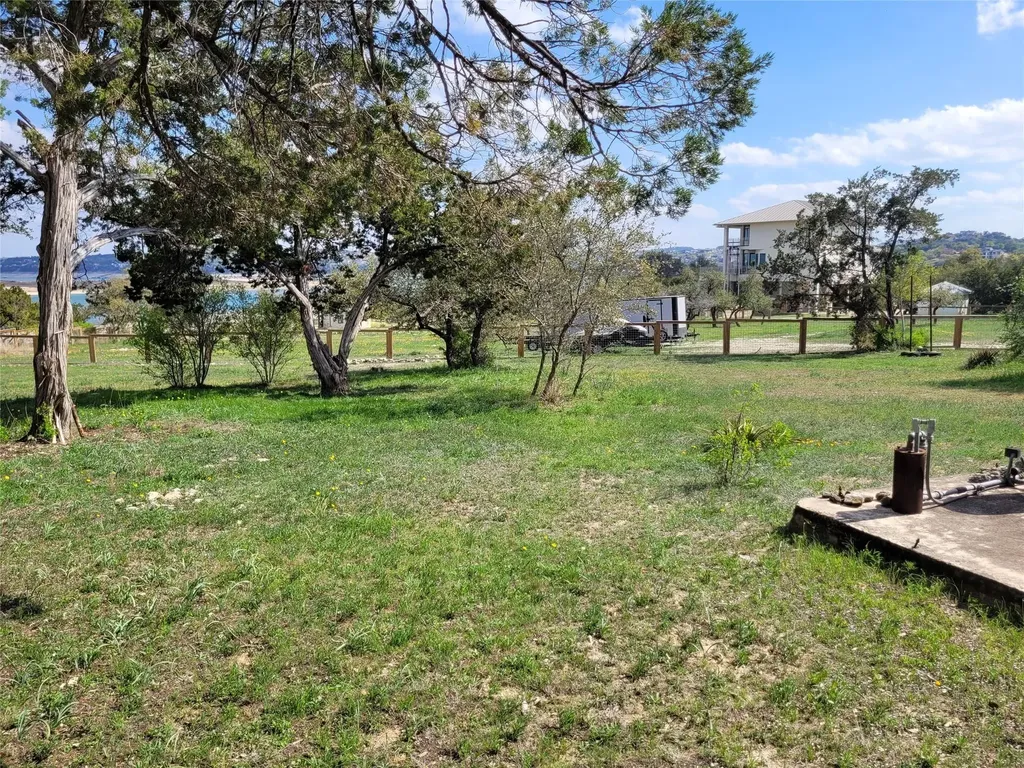 19920 Siesta Shores Drive Spicewood TX 78669