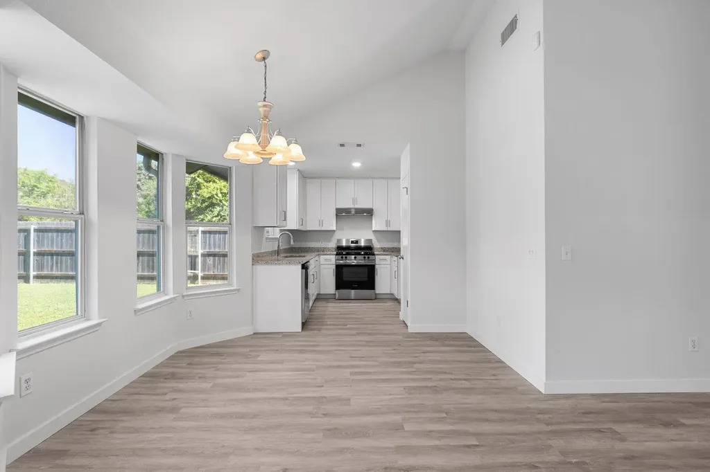 611 Clearcreek Drive Leander TX 78641