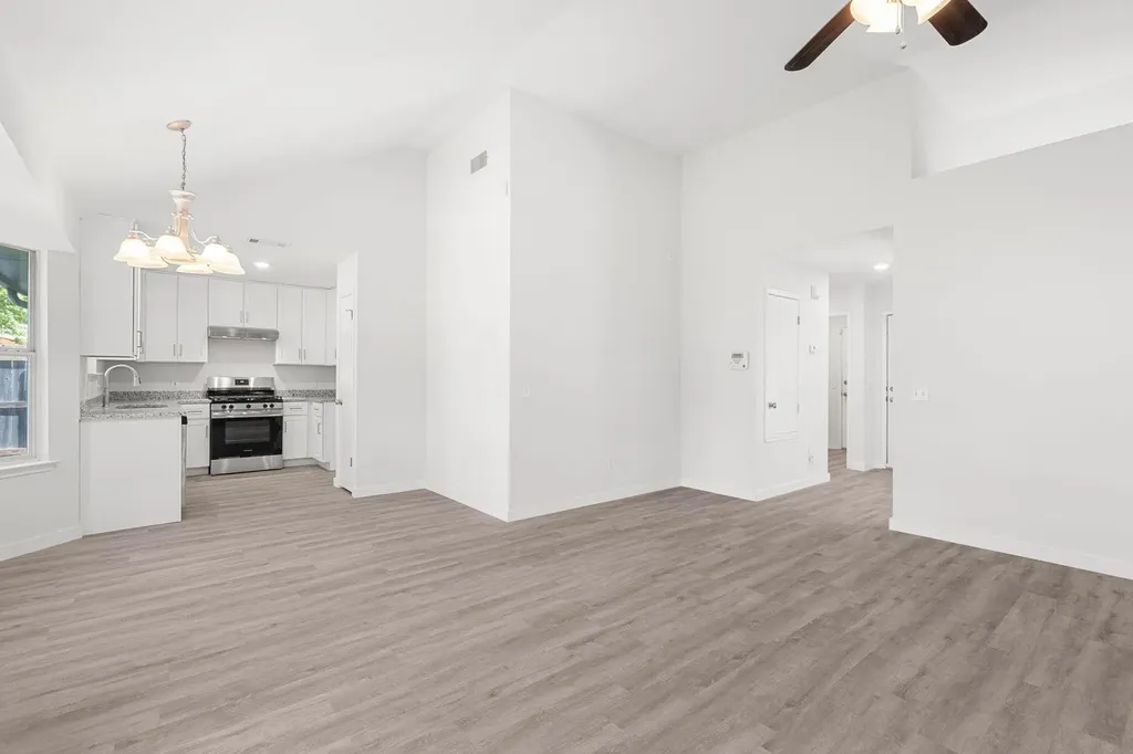 611 Clearcreek Drive Leander TX 78641
