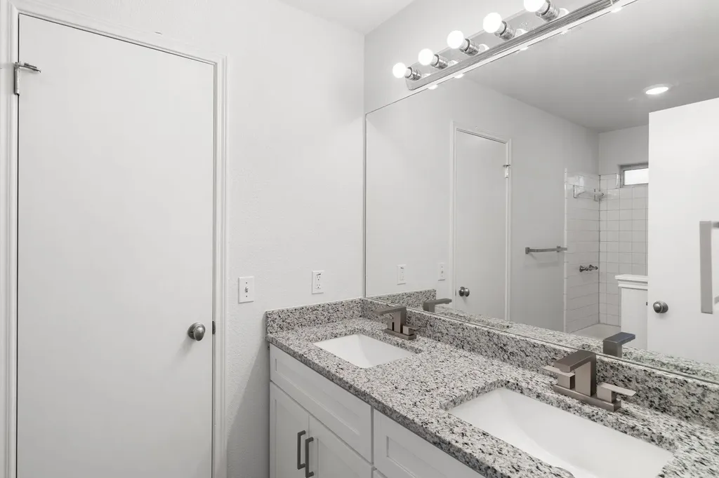 611 Clearcreek Drive Leander TX 78641