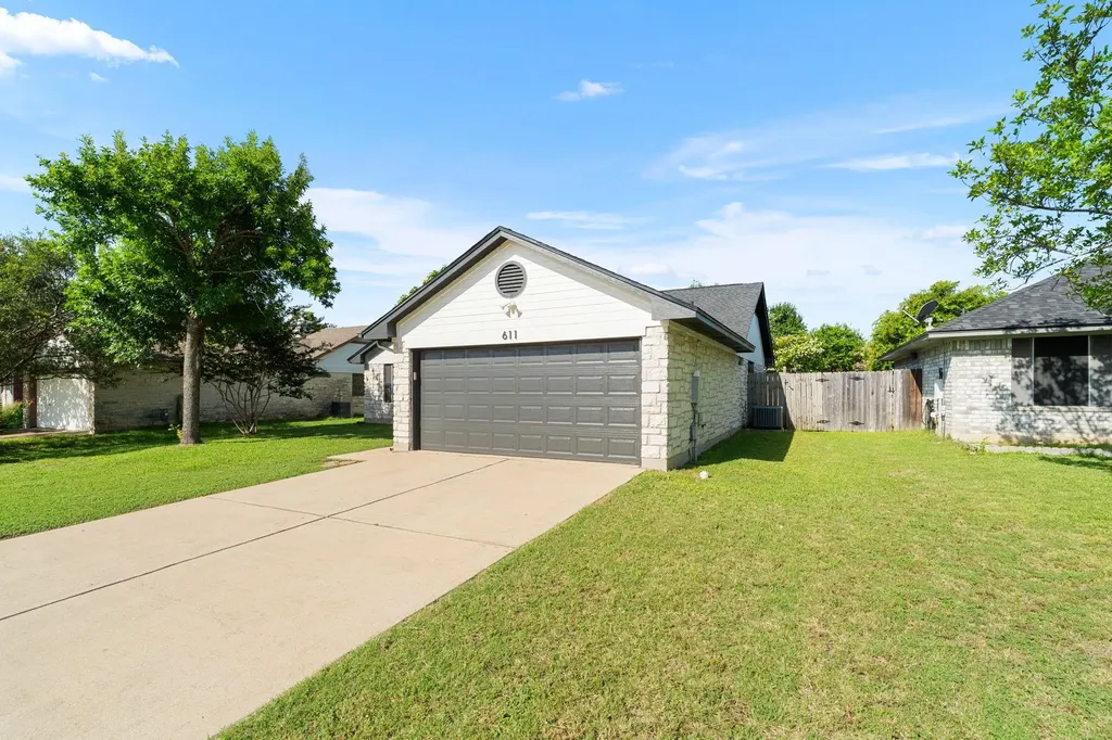 611 Clearcreek Drive Leander TX 78641