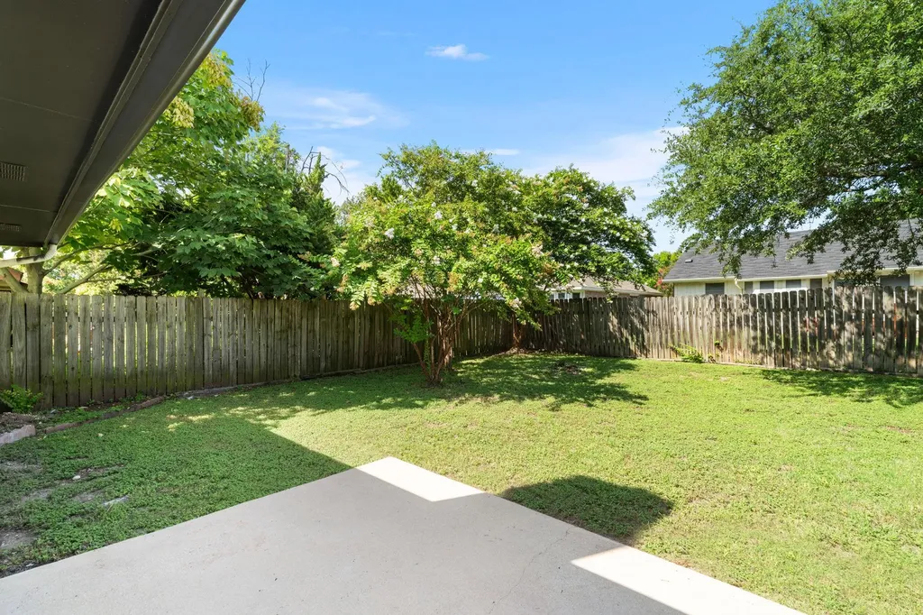 611 Clearcreek Drive Leander TX 78641