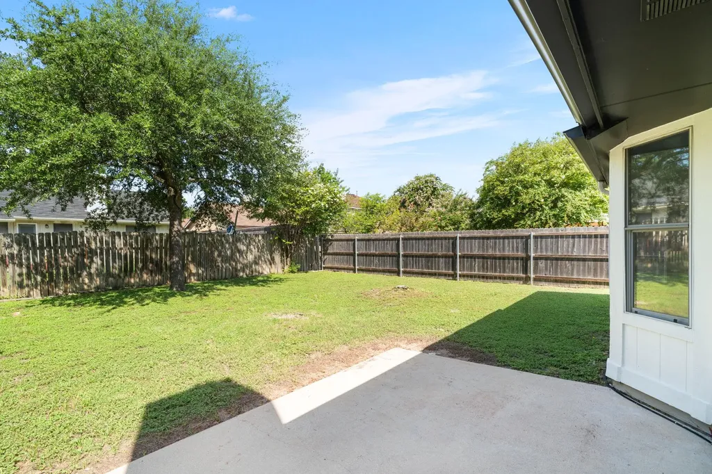 611 Clearcreek Drive Leander TX 78641