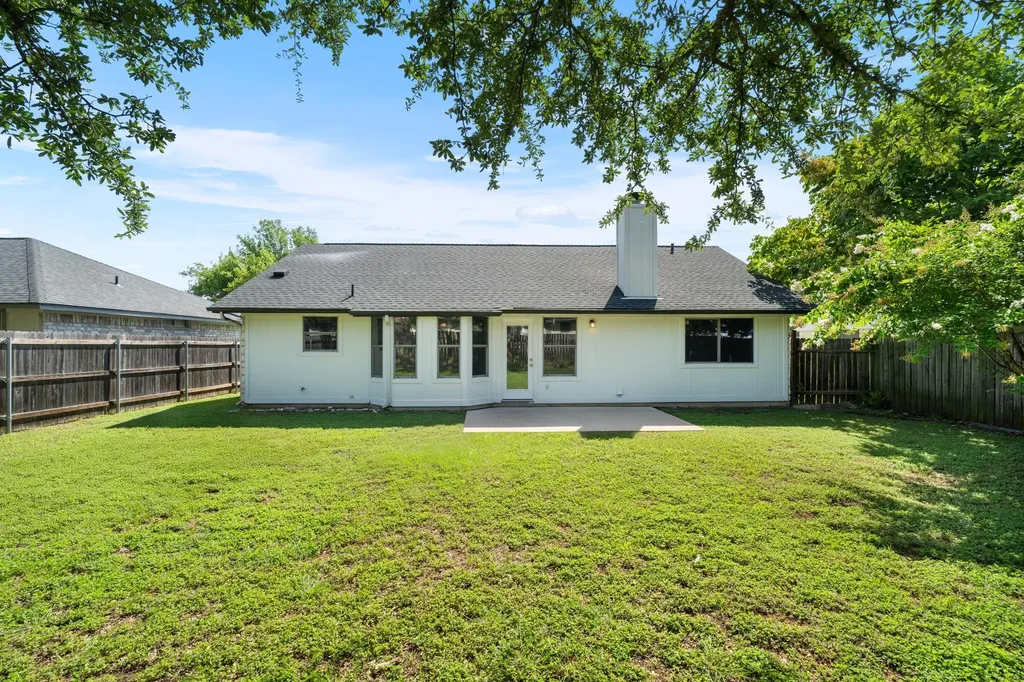 611 Clearcreek Drive Leander TX 78641