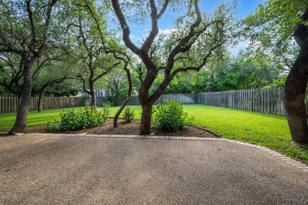 10637 Indigo Broom Loop Austin TX 78733