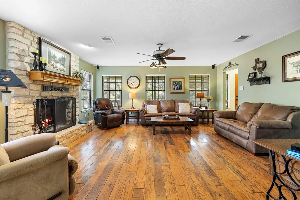 208 Willet Drive Buda TX 78610