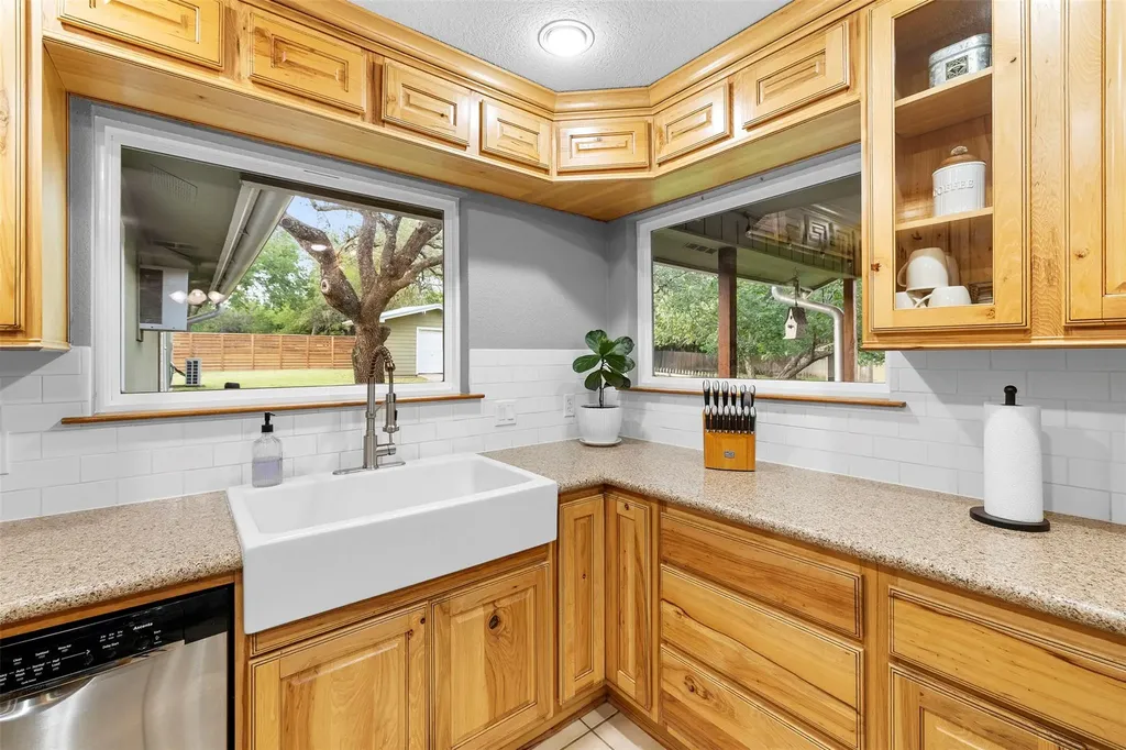 208 Willet Drive Buda TX 78610