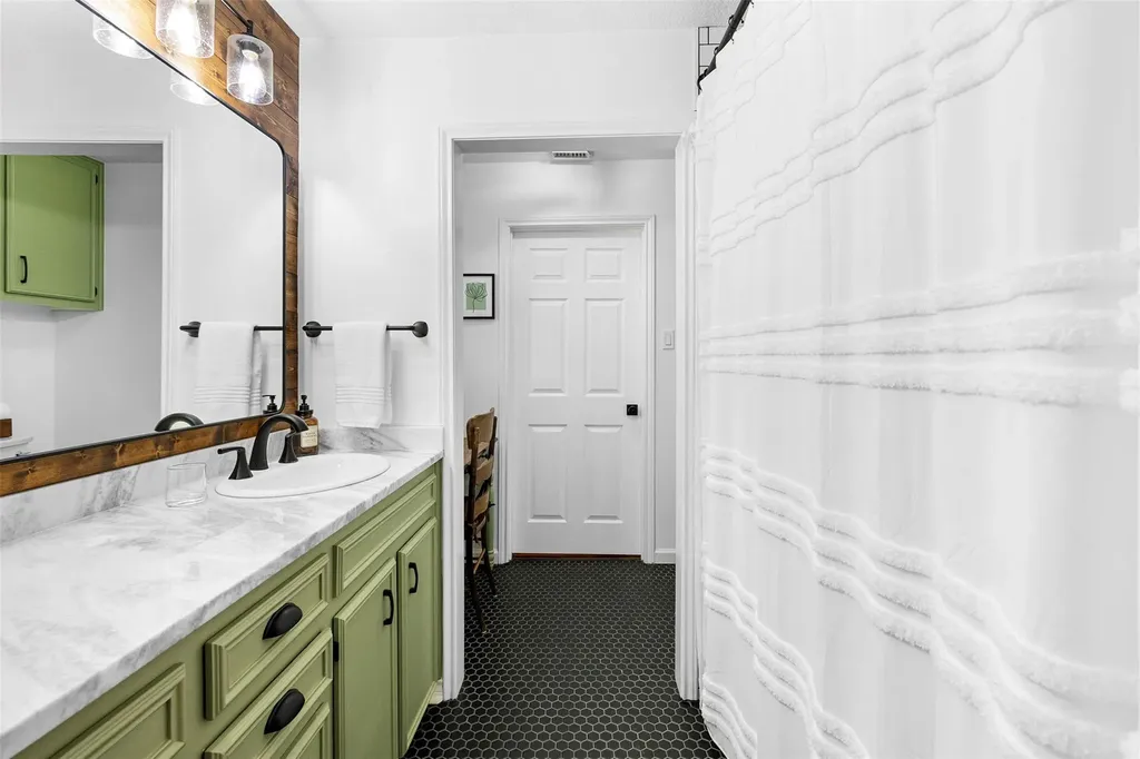 208 Willet Drive Buda TX 78610