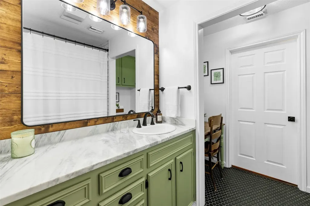 208 Willet Drive Buda TX 78610