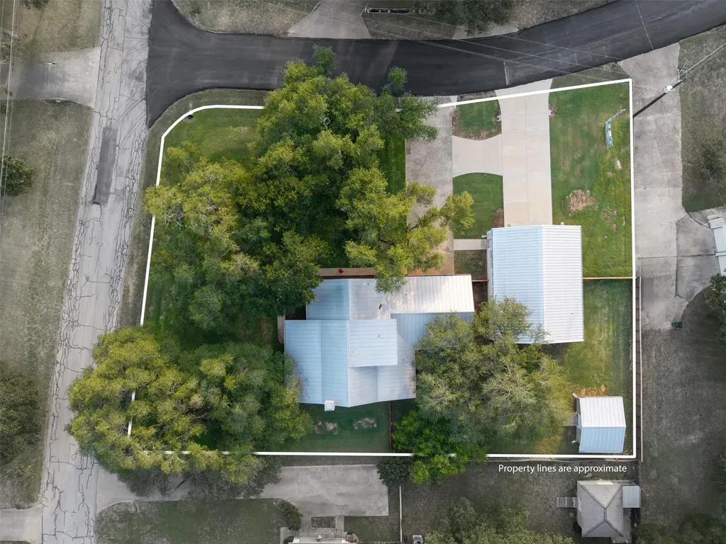 208 Willet Drive Buda TX 78610