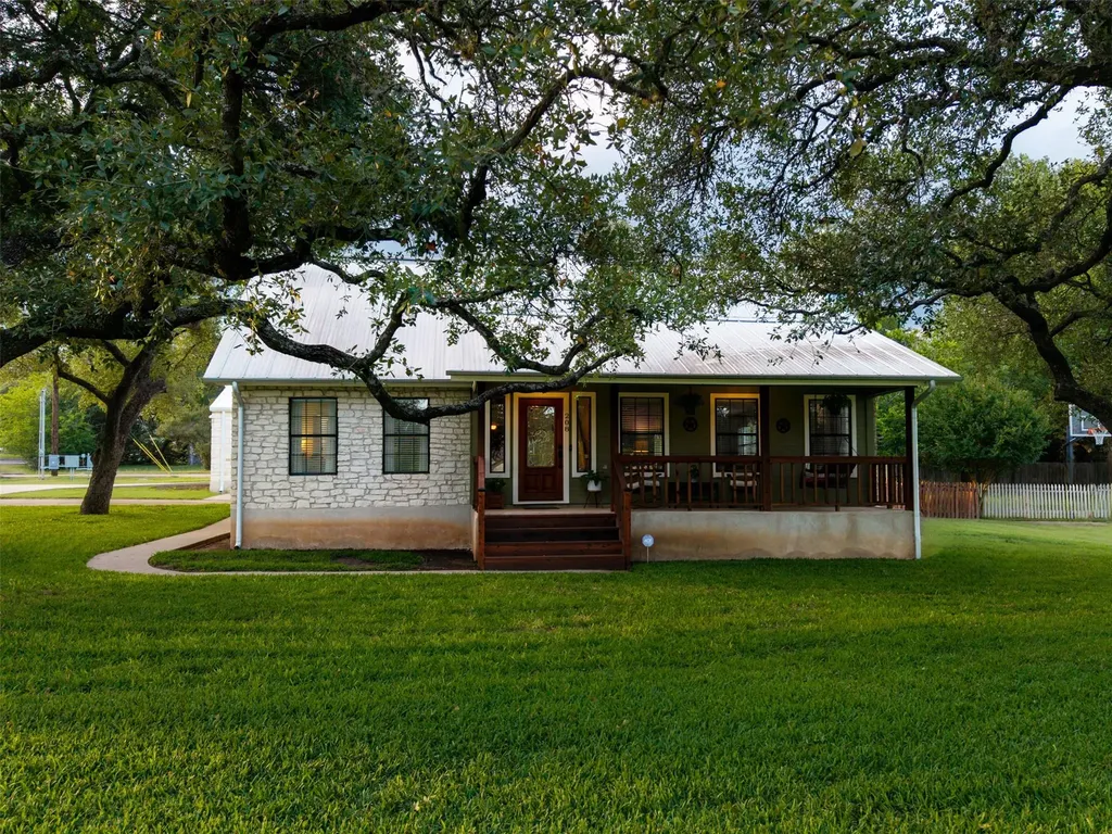 208 Willet Drive Buda TX 78610