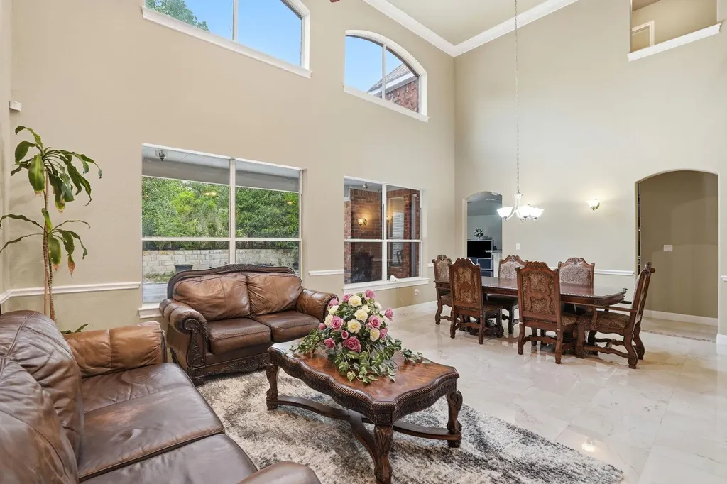 222 Vailco Lane Austin TX 78738