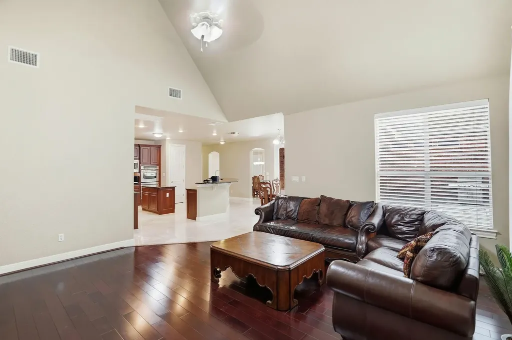 222 Vailco Lane Austin TX 78738