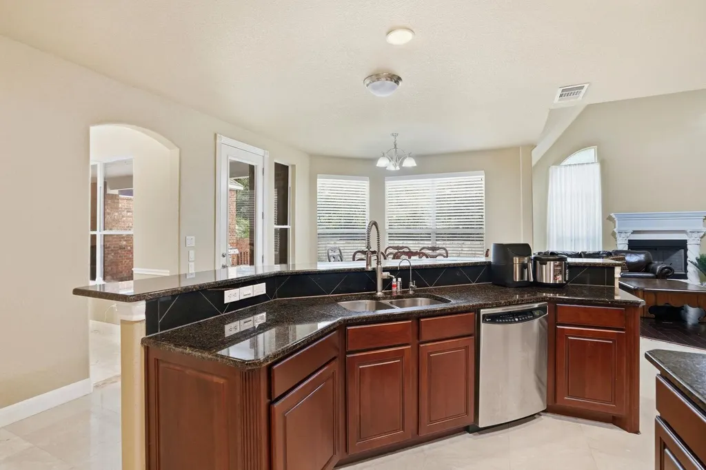 222 Vailco Lane Austin TX 78738