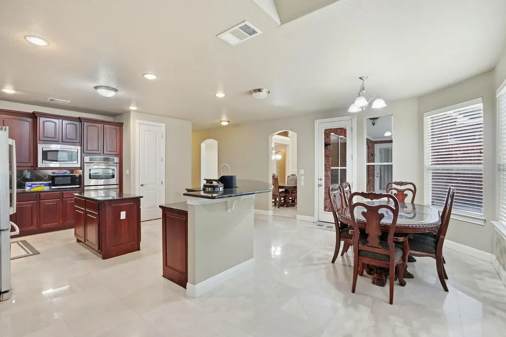 222 Vailco Lane Austin TX 78738