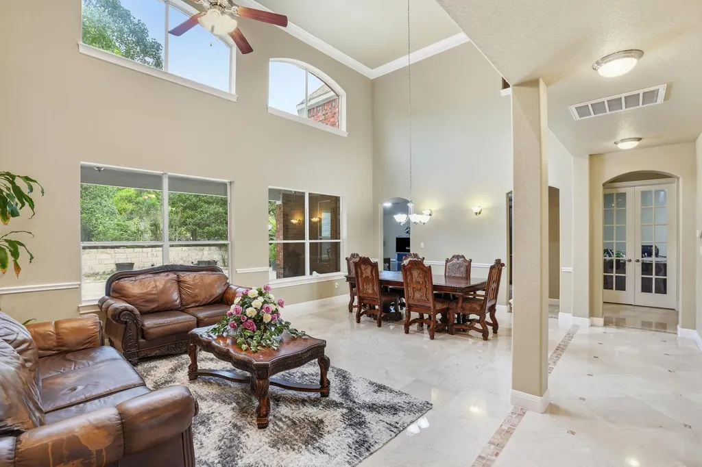 222 Vailco Lane Austin TX 78738