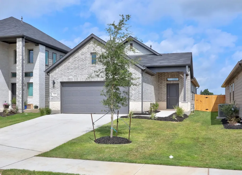 123 Tolo Drive Elgin TX 78621