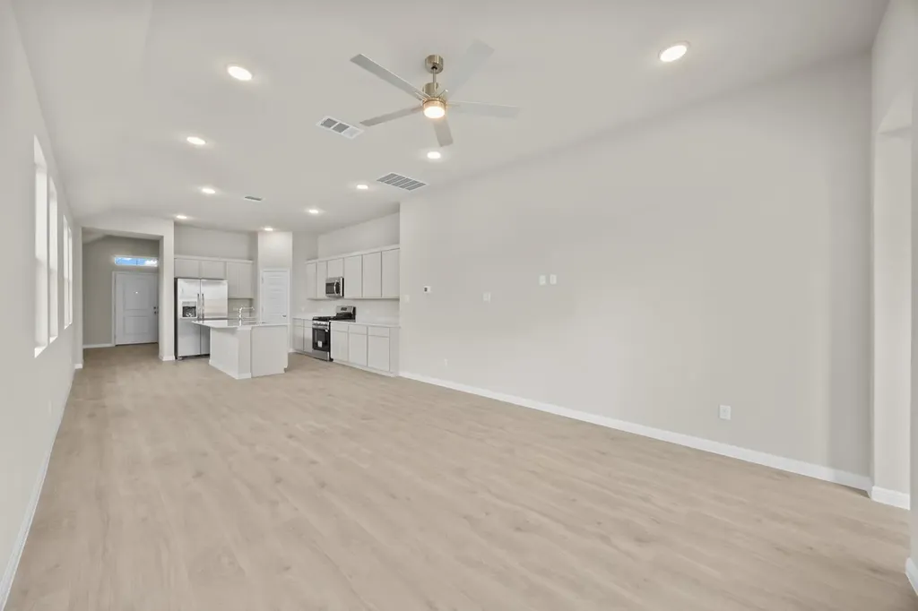 123 Tolo Drive Elgin TX 78621