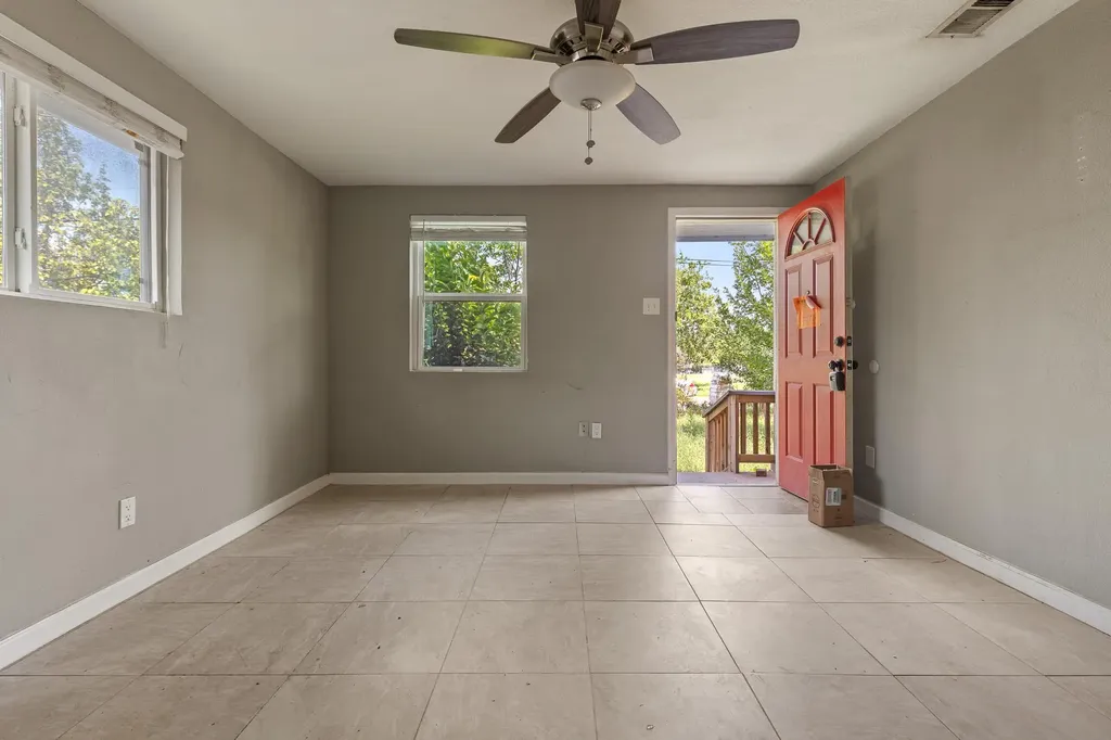 7402 Providence Avenue Austin TX 78752