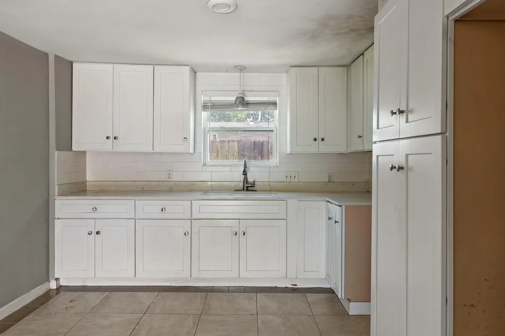 7402 Providence Avenue Austin TX 78752