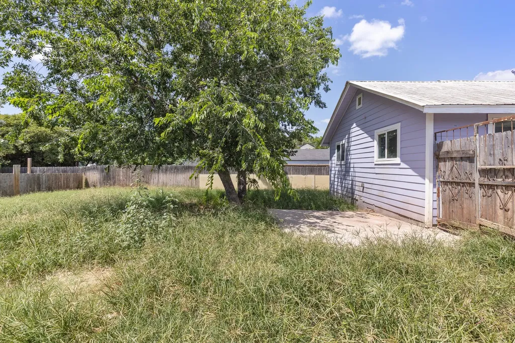 7402 Providence Avenue Austin TX 78752