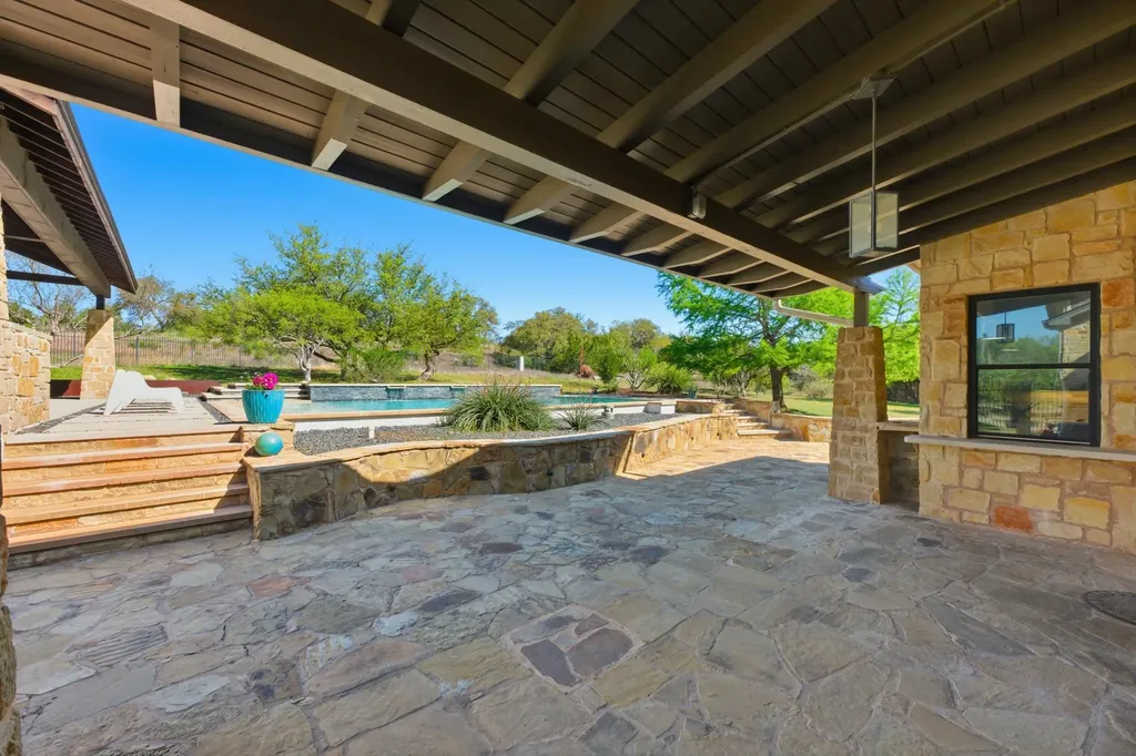743 Drifting Wind Run Dripping Springs TX 78620