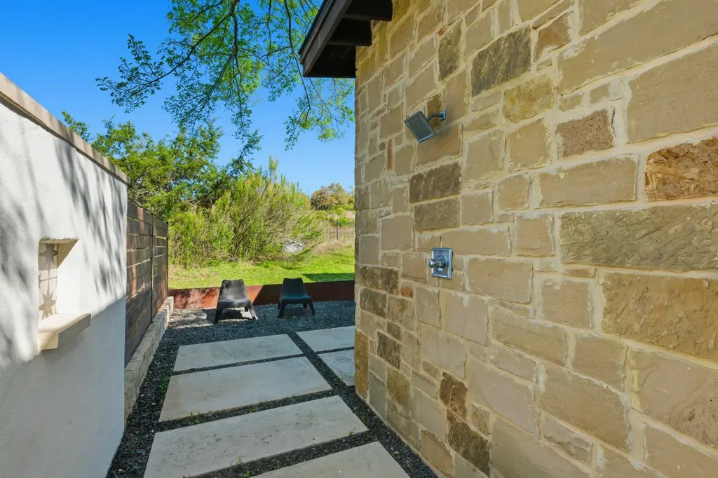 743 Drifting Wind Run Dripping Springs TX 78620