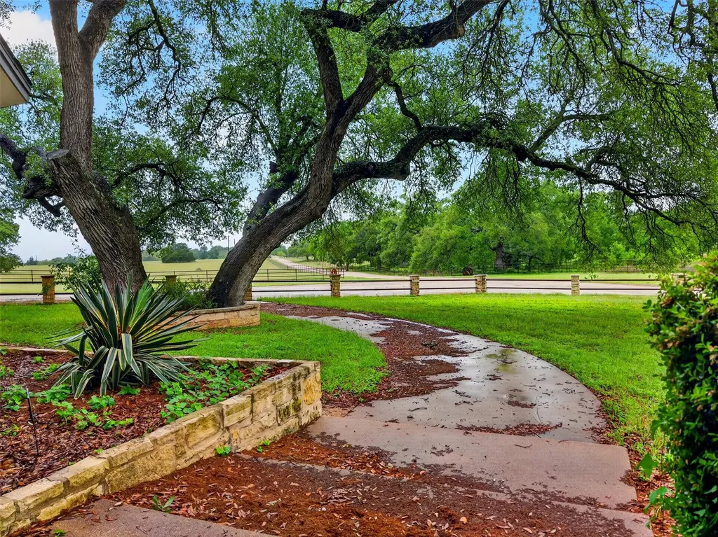 6106 SE Fm Ranch Holland TX 76534