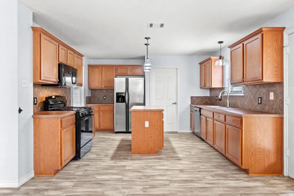 2706 Turtle River Drive Leander TX 78641