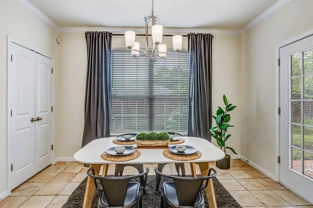 6715 Windrift Way Austin TX 78745