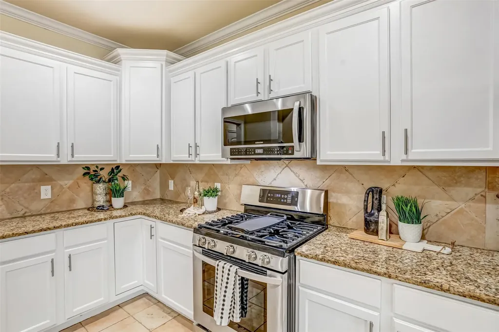 6715 Windrift Way Austin TX 78745
