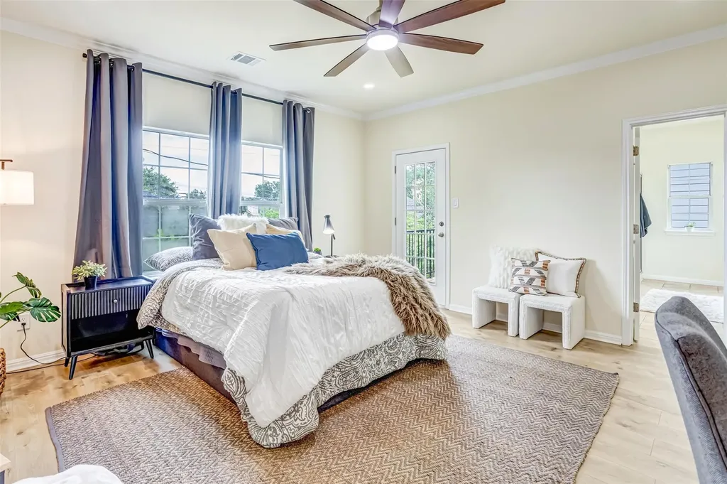 6715 Windrift Way Austin TX 78745