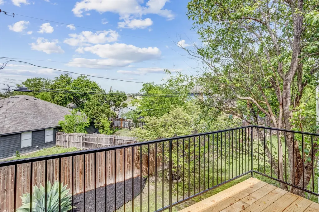 6715 Windrift Way Austin TX 78745