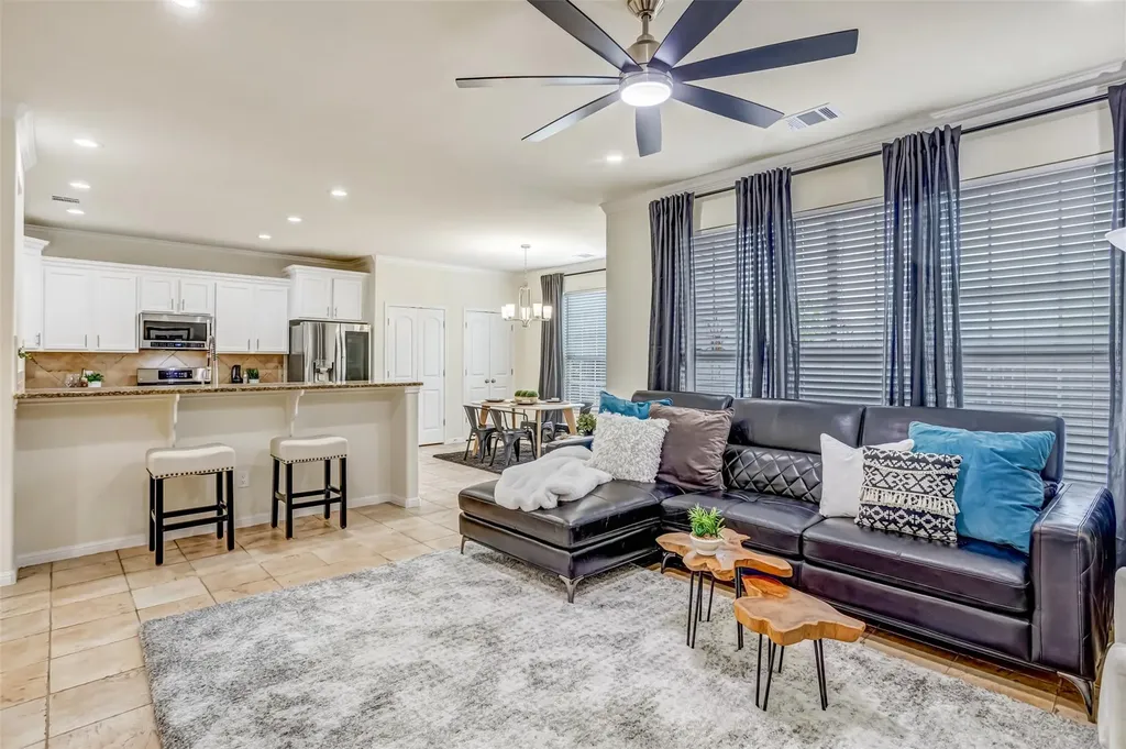 6715 Windrift Way Austin TX 78745