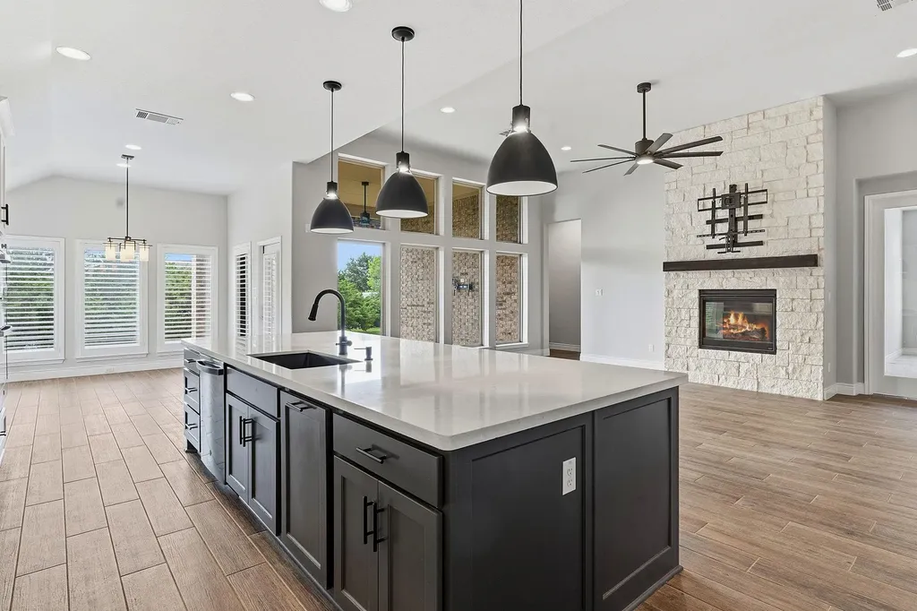 475 Desert Willow Way Austin TX 78737