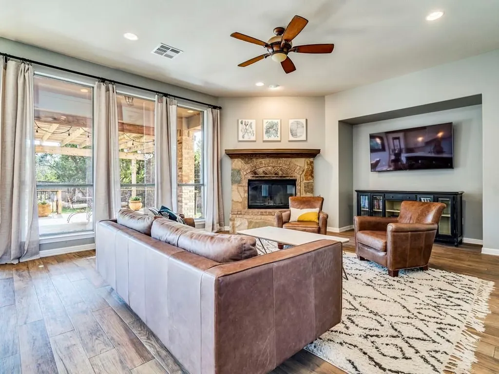 100 Empire Court Austin TX 78737