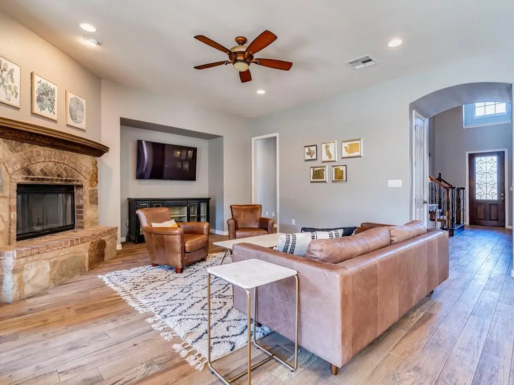 100 Empire Court Austin TX 78737