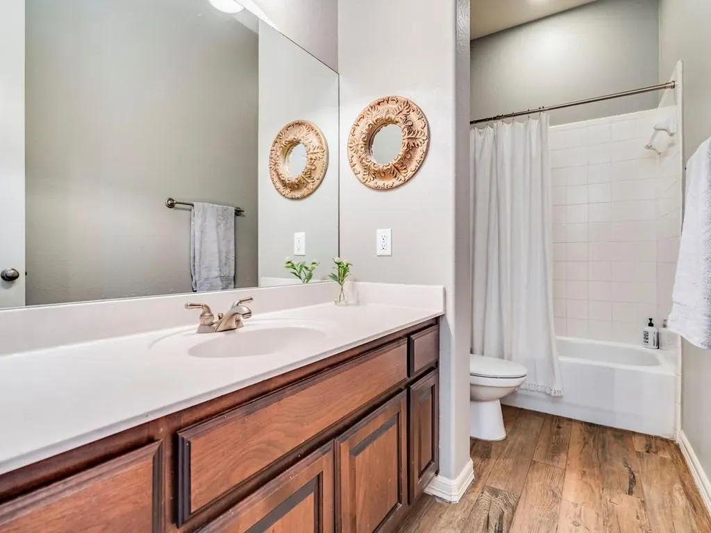 100 Empire Court Austin TX 78737