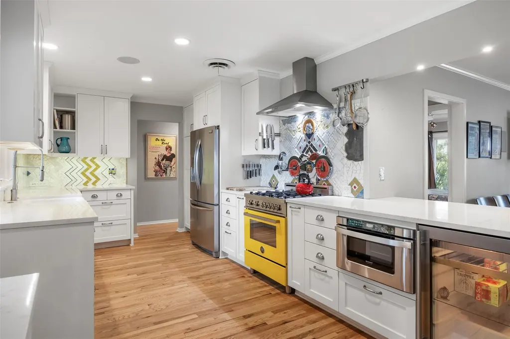 2410 Elmglen Drive Austin TX 78704