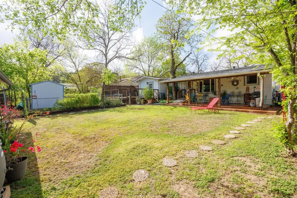 2410 Elmglen Drive Austin TX 78704