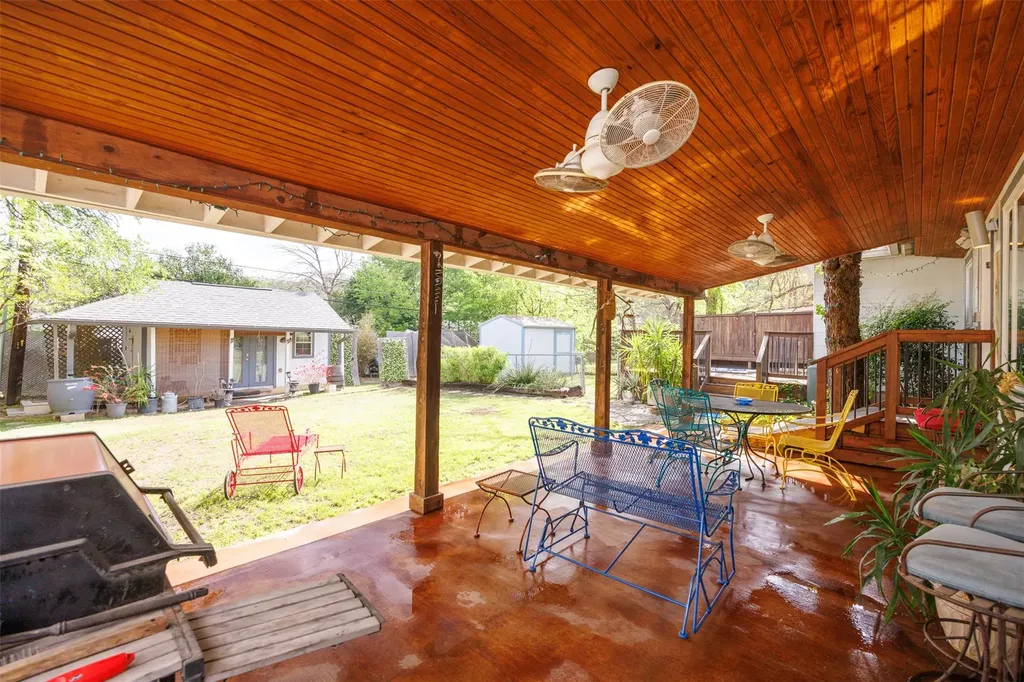2410 Elmglen Drive Austin TX 78704