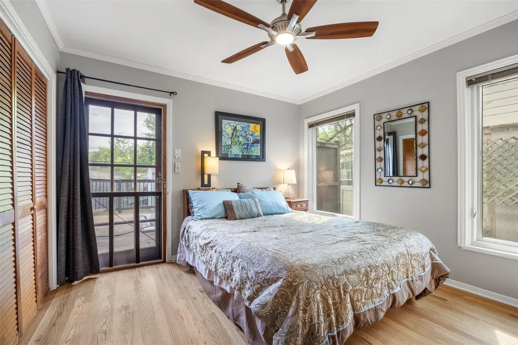 2410 Elmglen Drive Austin TX 78704
