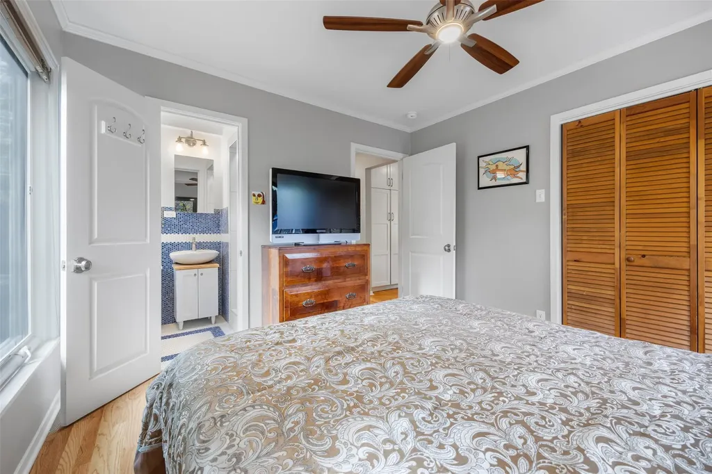 2410 Elmglen Drive Austin TX 78704