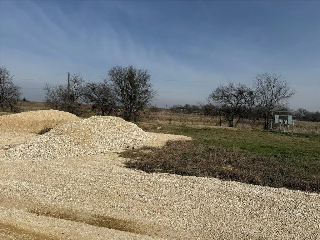 1301 Cr 419 Taylor TX 76574